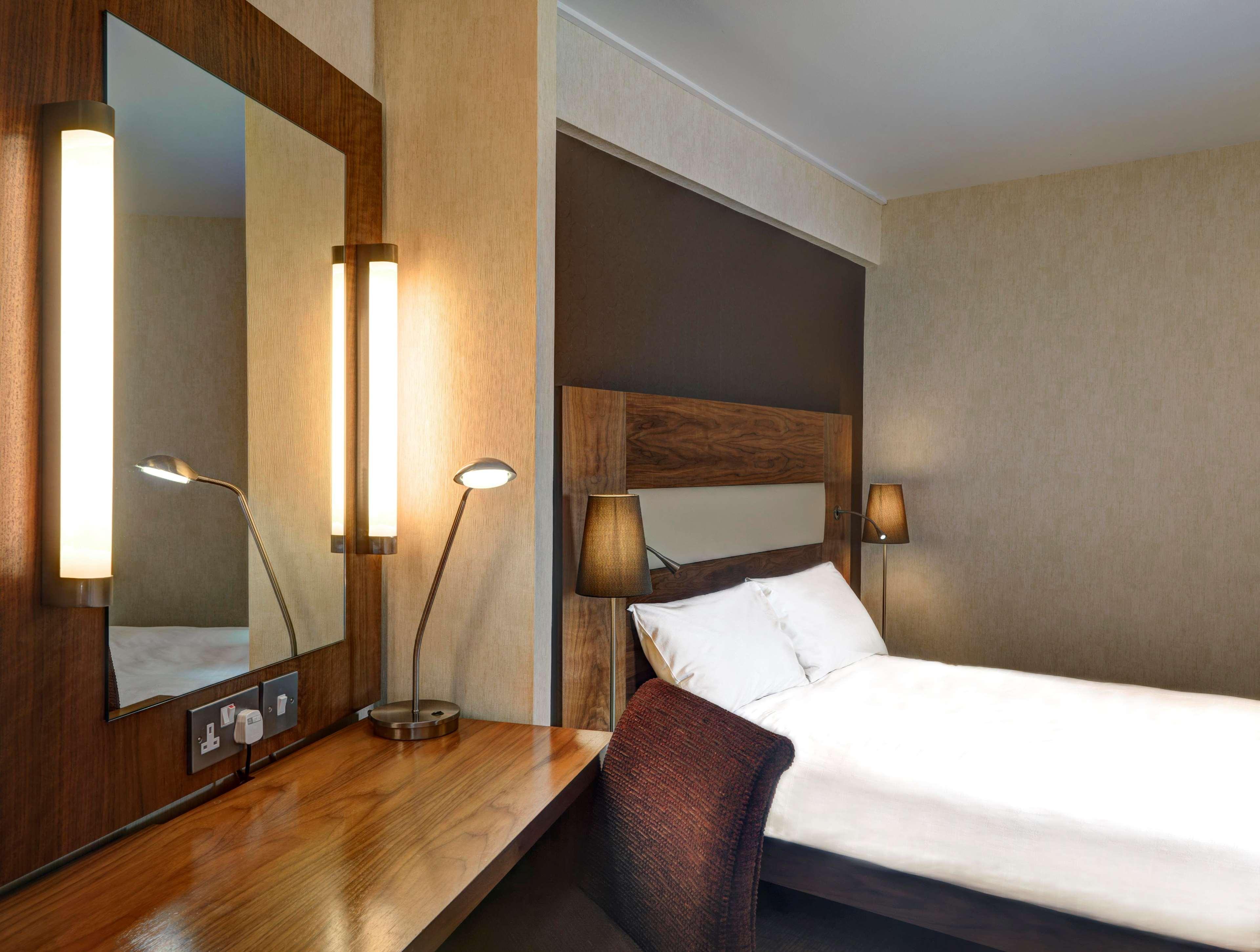 Doubletree By Hilton Aberdeen Treetops Extérieur photo
