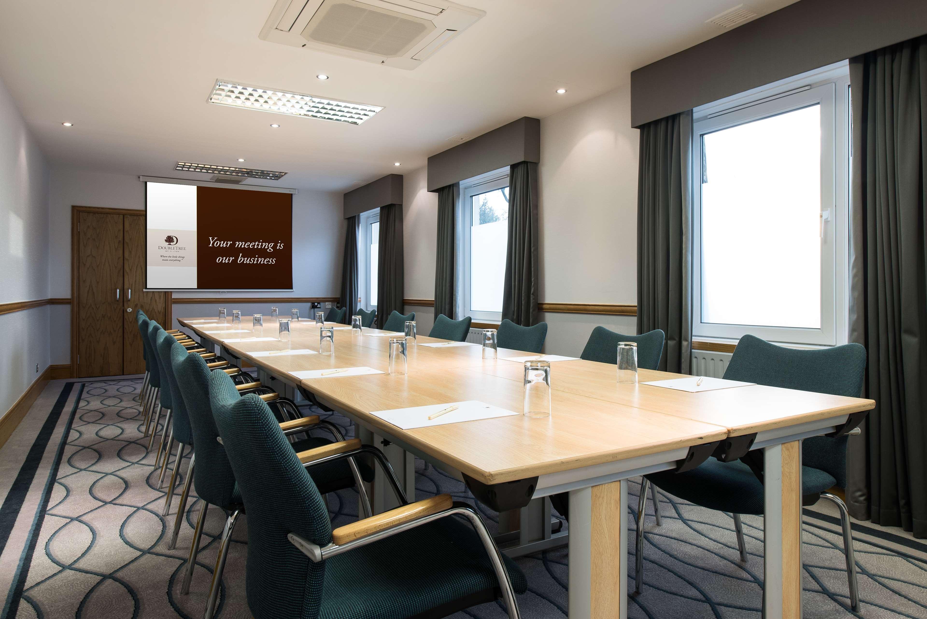 Doubletree By Hilton Aberdeen Treetops Extérieur photo