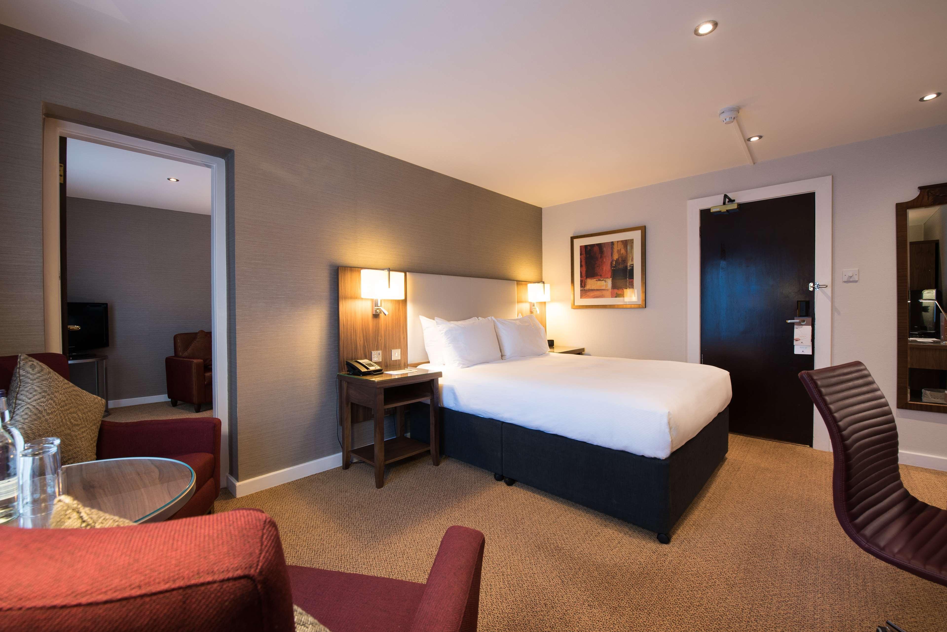 Doubletree By Hilton Aberdeen Treetops Extérieur photo