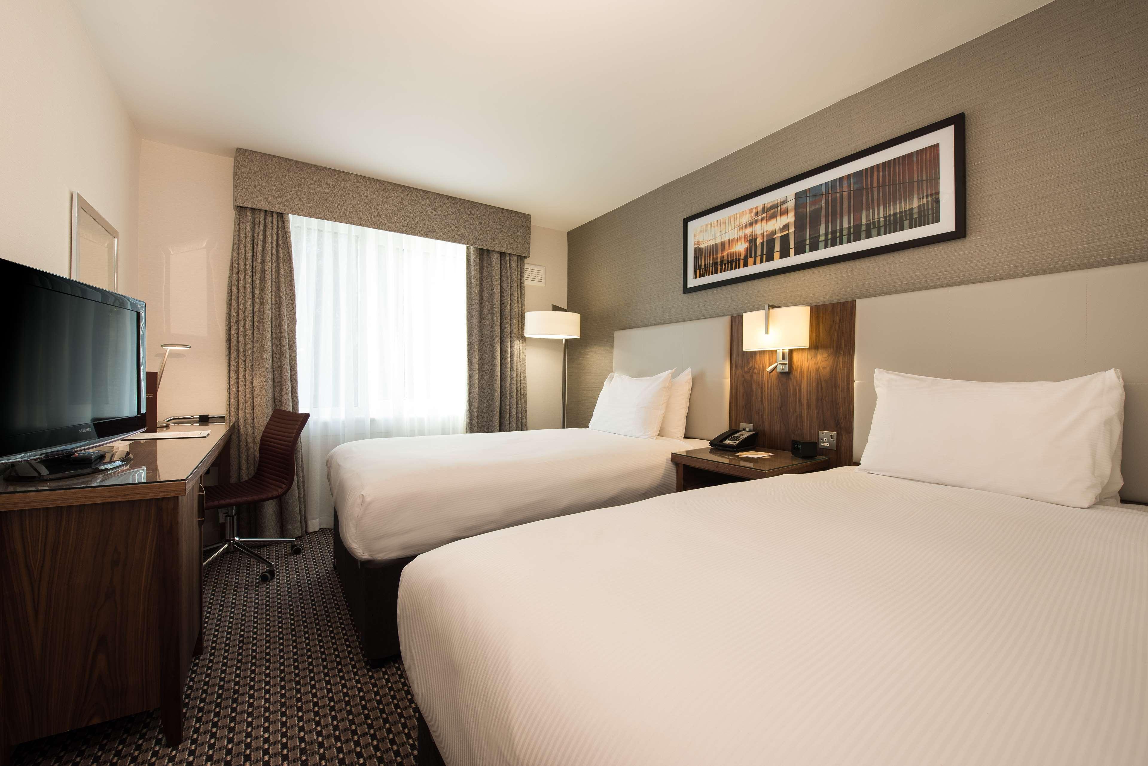 Doubletree By Hilton Aberdeen Treetops Extérieur photo