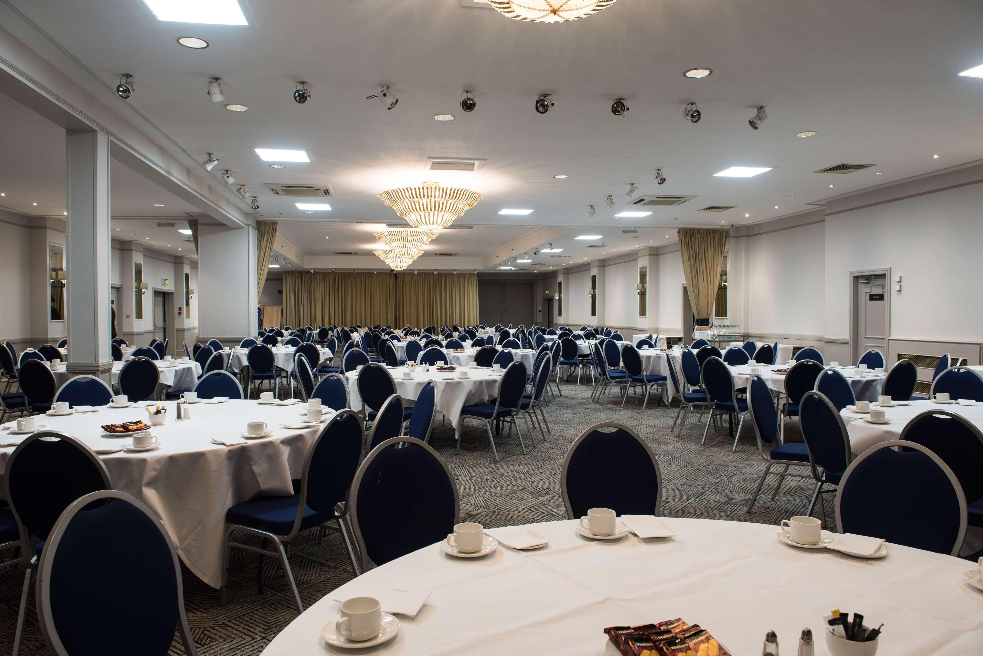 Doubletree By Hilton Aberdeen Treetops Extérieur photo