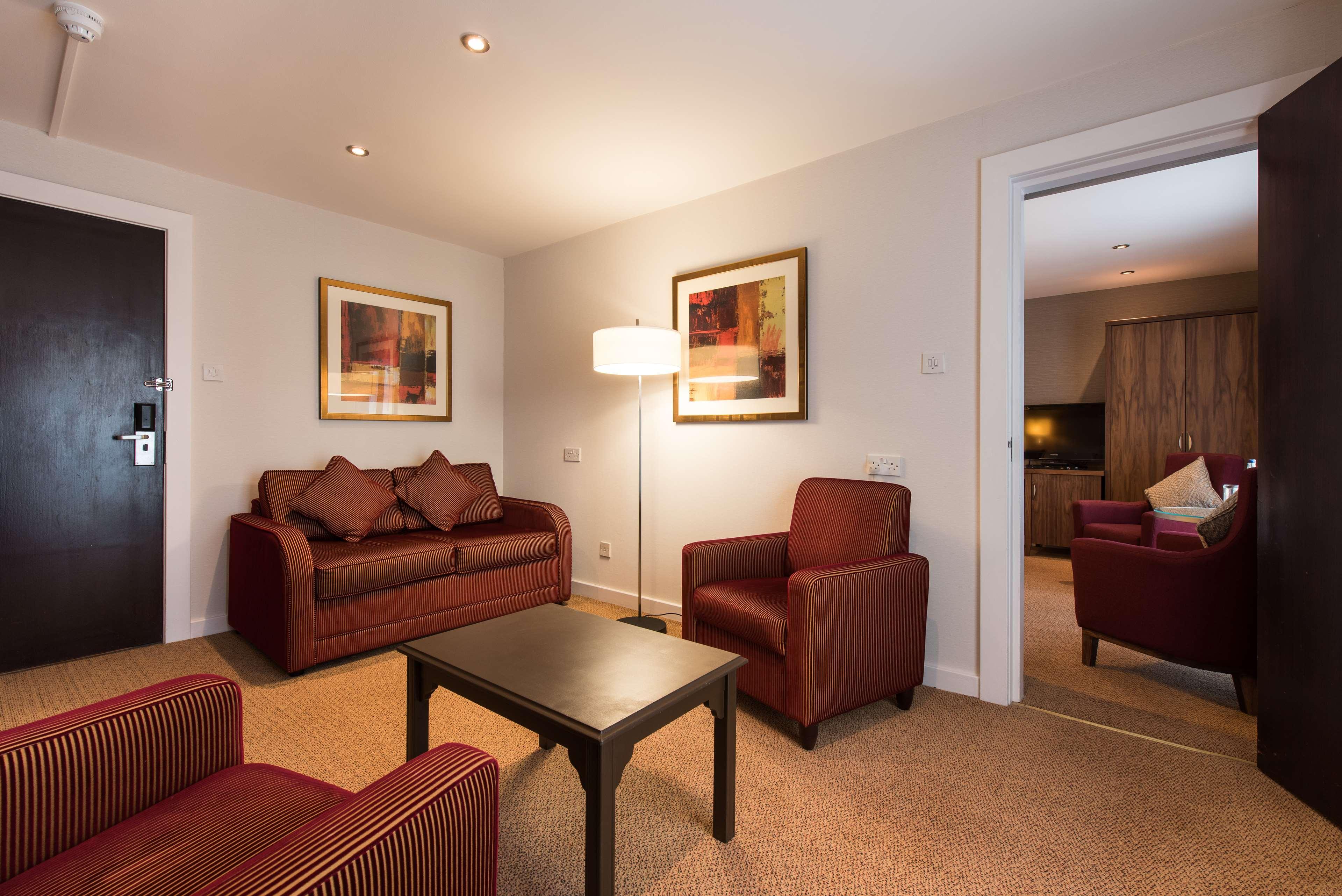 Doubletree By Hilton Aberdeen Treetops Extérieur photo