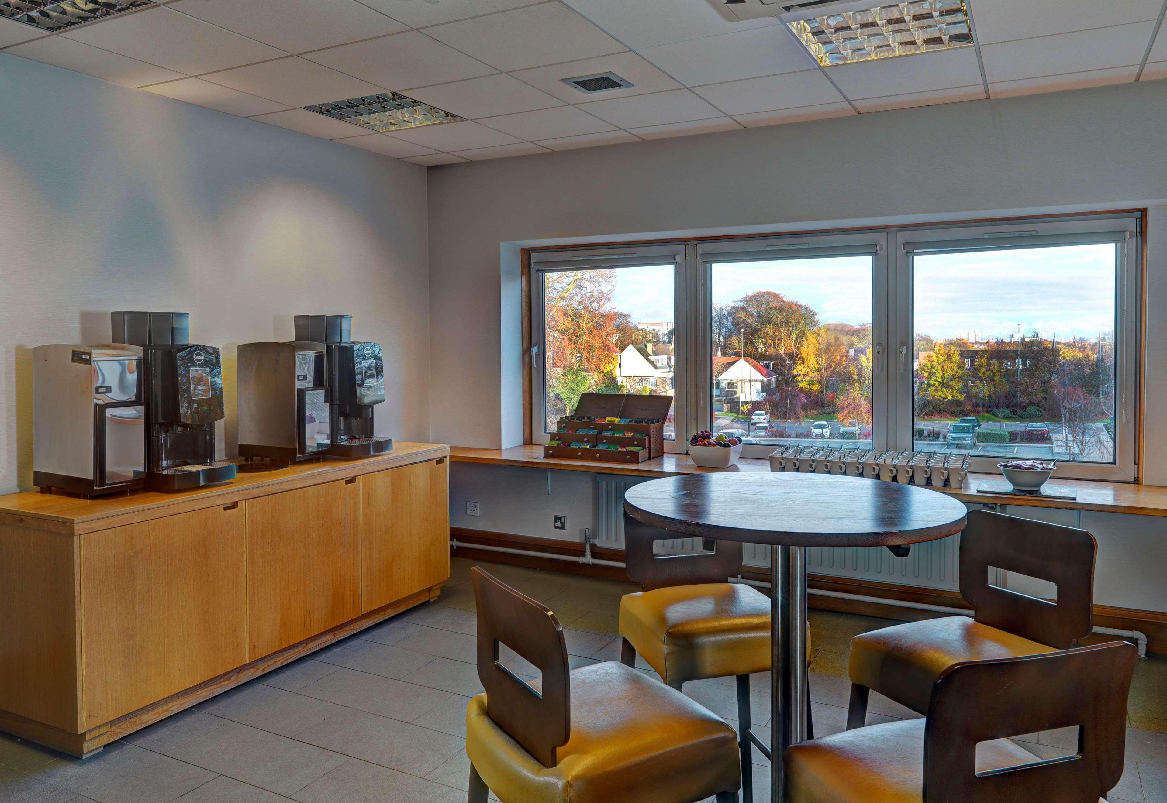 Doubletree By Hilton Aberdeen Treetops Extérieur photo