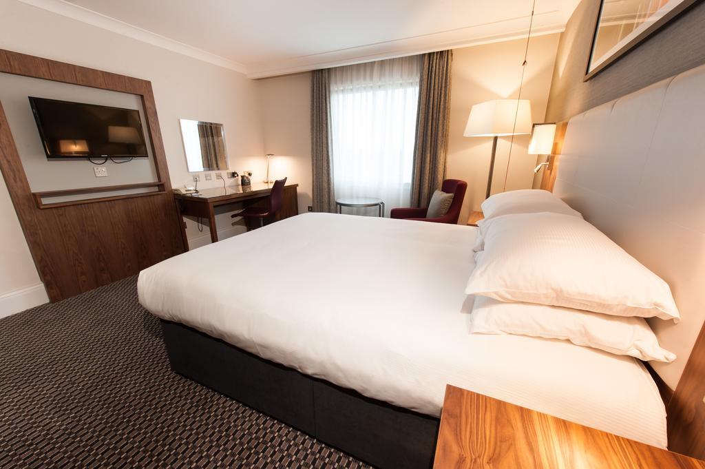 Doubletree By Hilton Aberdeen Treetops Extérieur photo