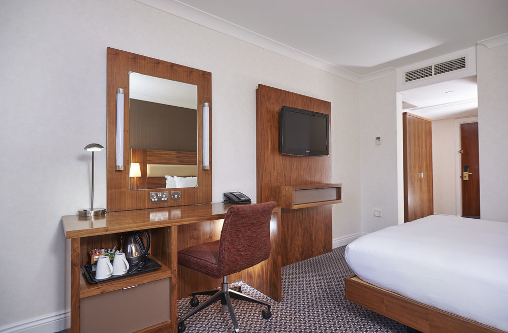 Doubletree By Hilton Aberdeen Treetops Extérieur photo